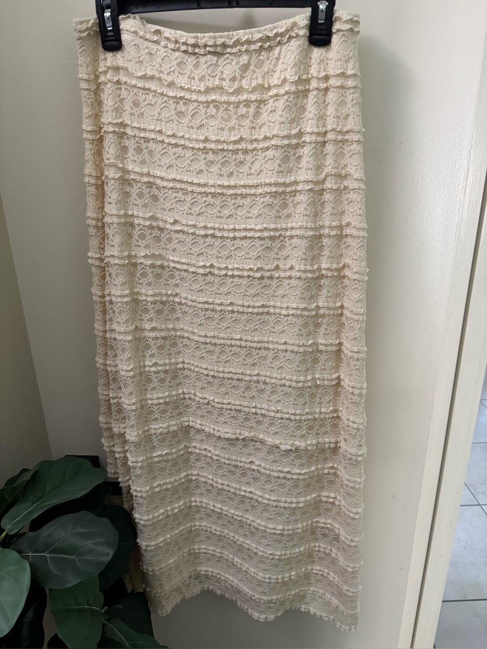 Max Studio Cream Lace Skirt Layered Lace Details Fully Lined Size Small